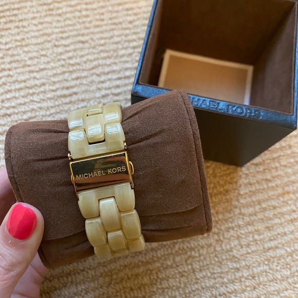 MICHAEL KORS HORN WATCH (RARE!!) - Picture 2 of 7